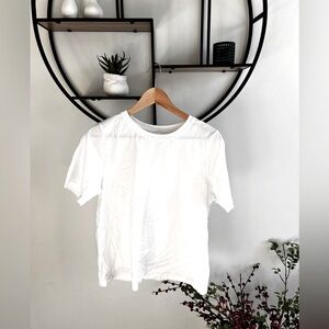 Lululemon White Tee - Sz. 6- small